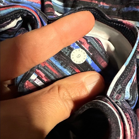 Lululemon Fast & Free 7/8 Tight II *Nulux 25" Hinshu Alpine White Multi - Picture 4 of 6